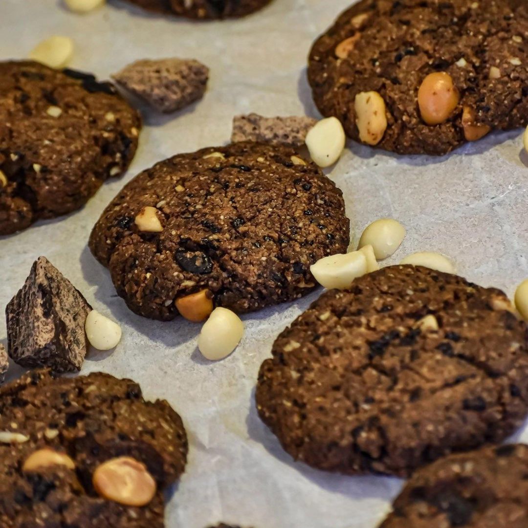 Macadamia Nut & Sugar-free Chocolate Keto Cookies