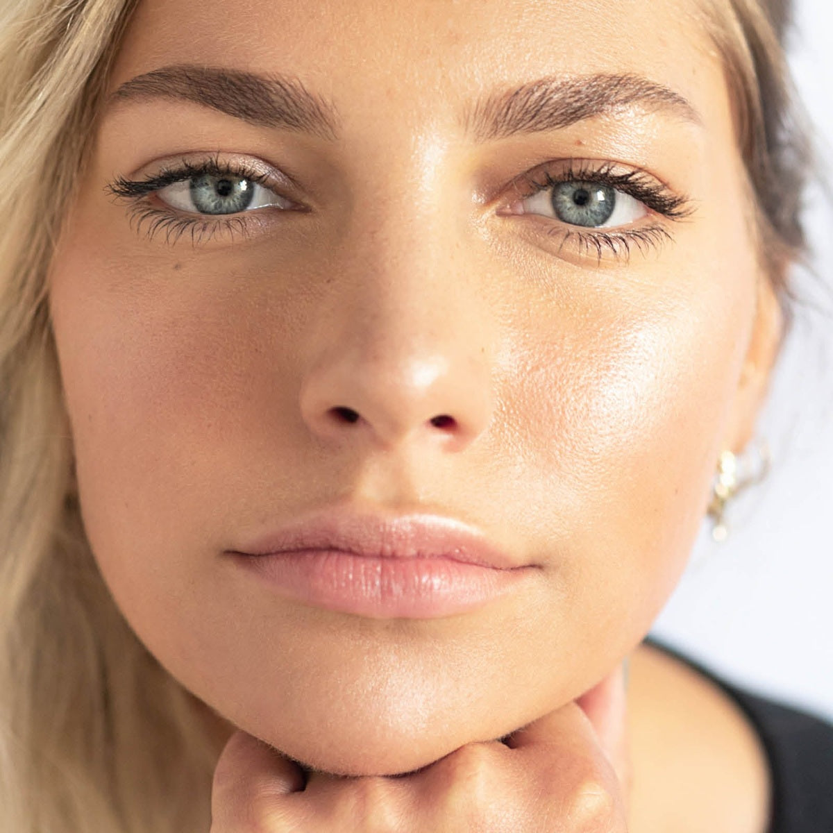 Oat Milk Foundation - Caramel shade and application