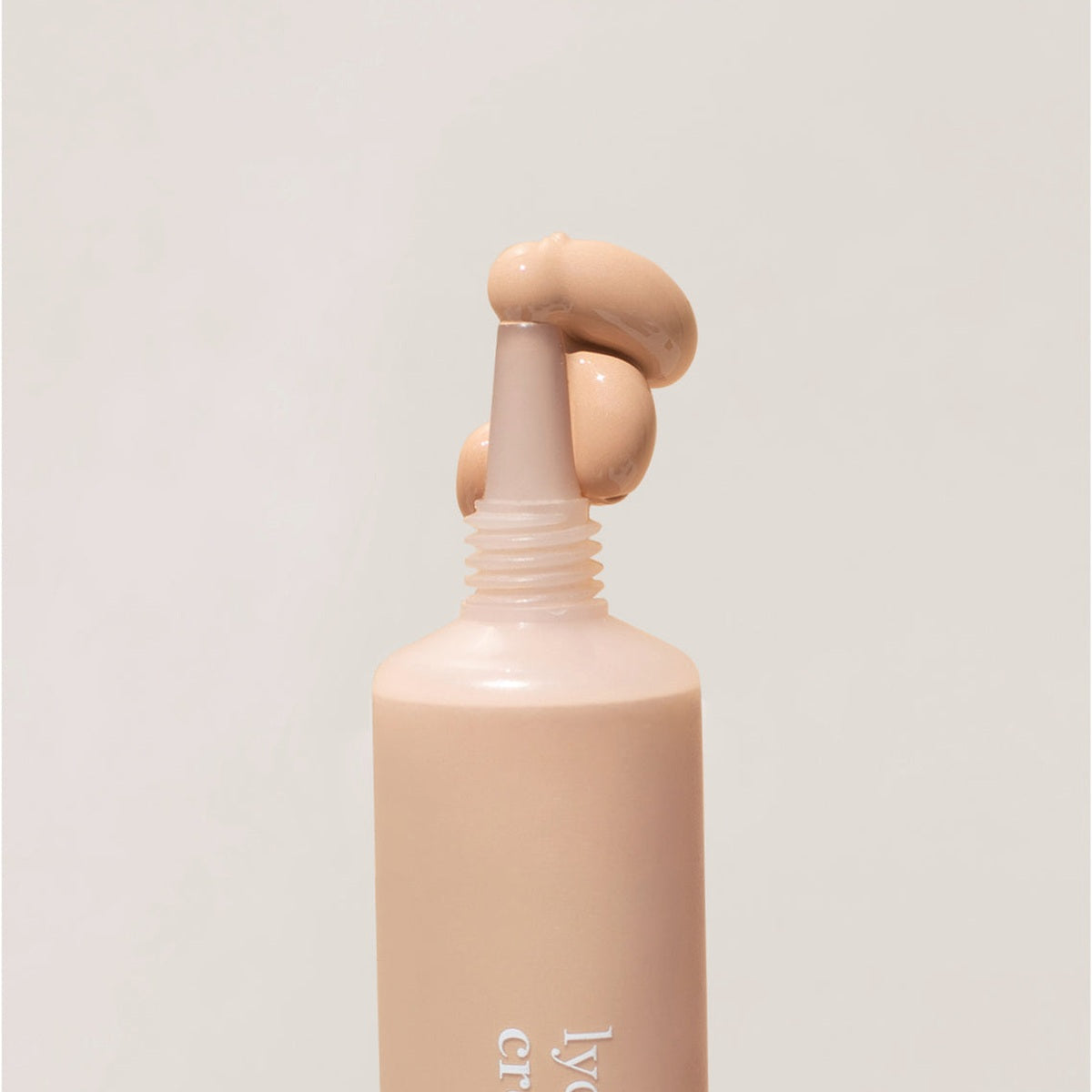 Lychee Crème Corrector - Tres shade and application