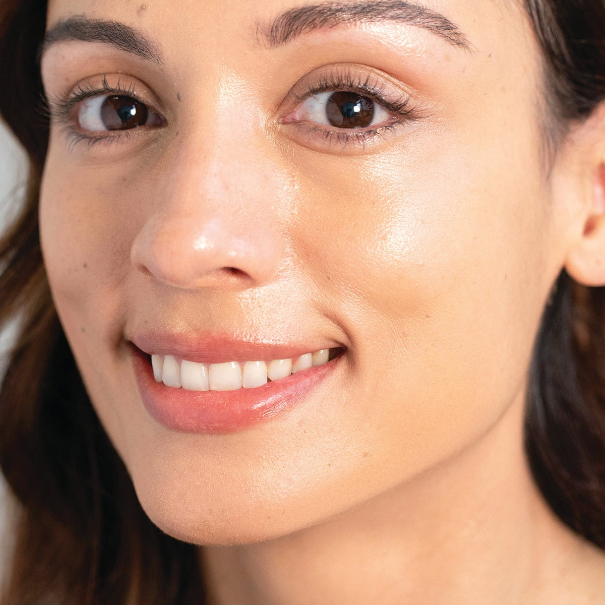Lychee Crème Corrector - Cuatro shade and application