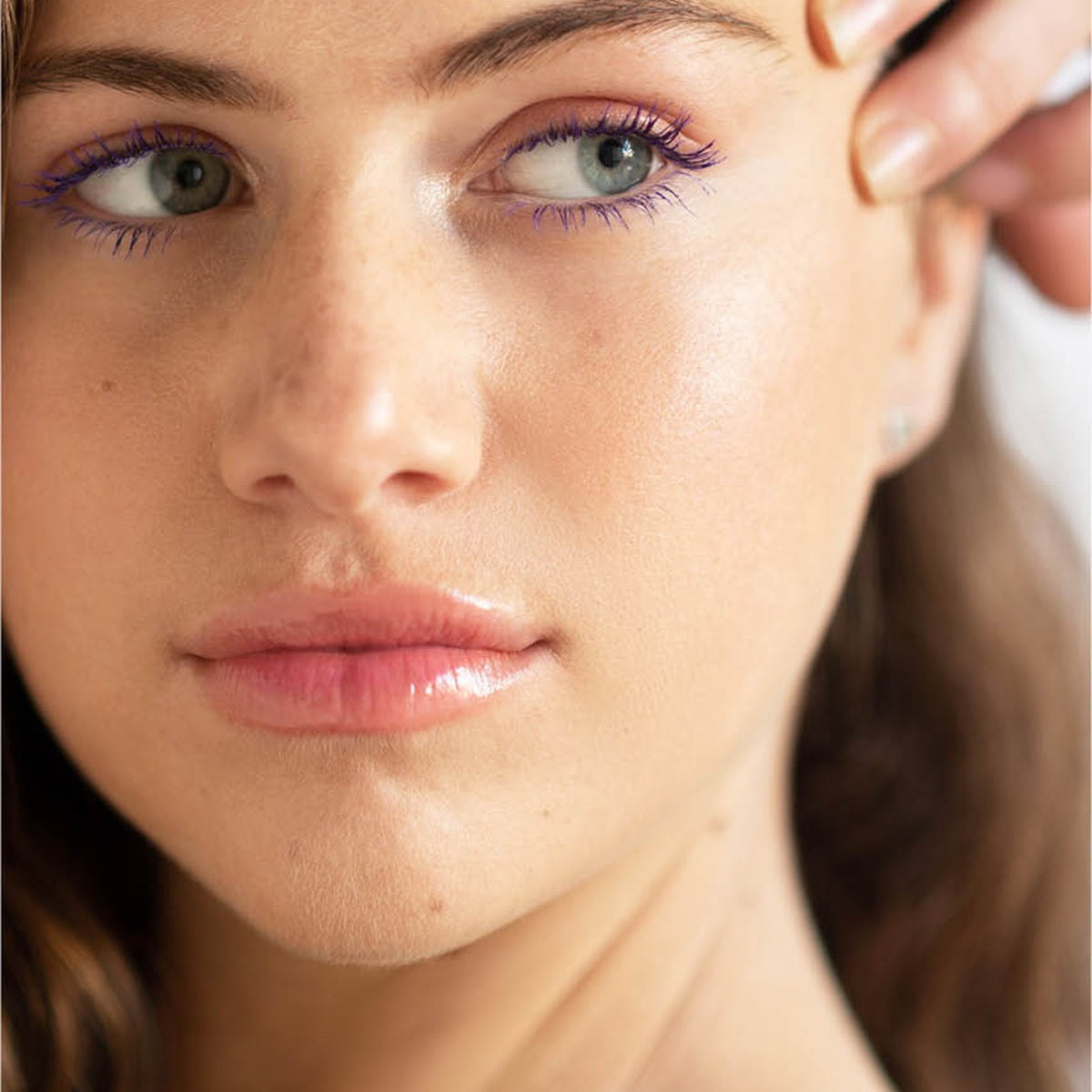 Natural Almond Mascara - Mauve shade and application